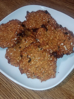 Una foto de Galletas de avena, plátano y crema de cacahuete