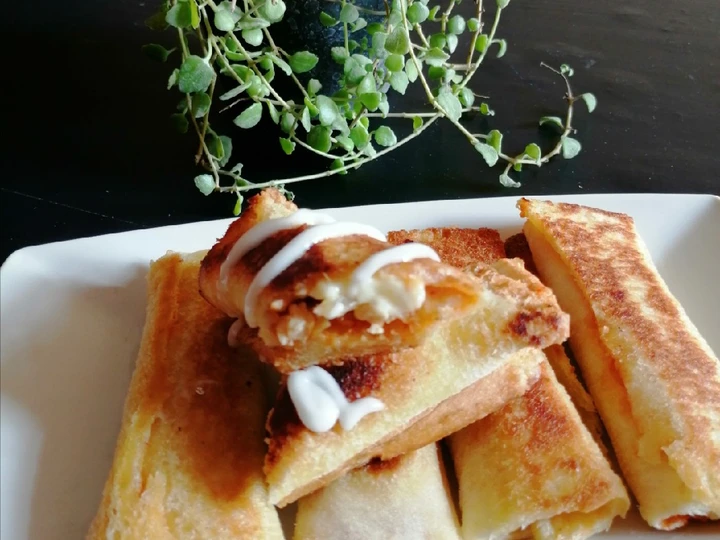 Langkah Mudah untuk Membuat Resep Roti panggang gulung isi ayam🌯 yang Sempurna Anti Ribet, Uenak Banget