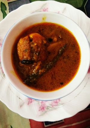 A picture of Egg curry.