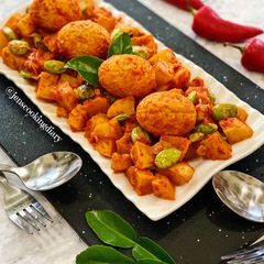 A picture of Egg Potato Balado.