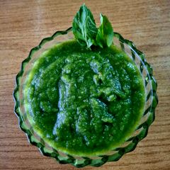 A picture of Raw mango and mint chutney.