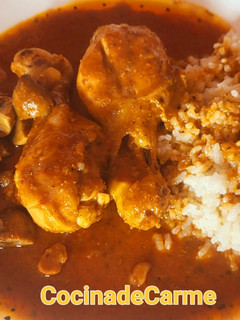 Foto principal de Muslitos de pollo en salsa con champiñones y arroz