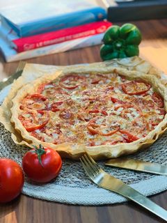 Une photo de Tarte feuilletée tomates fromages