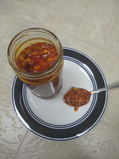 ஹோம் மேட் மாங்காய் ஊறுகாய் (pickle) (Maankaai oorukaai recipe in tamil) செய்முறை முக்கிய புகைப்படம்