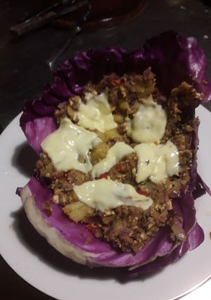 Una foto de Tarta de verduras, carne y queso. (Base de Repollo)