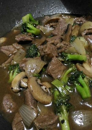 Foto resep Cah Daging Brokoli Jamur Lada Hitam
