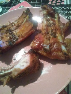 Una foto de Ribs de chancho al chimichurri en el horno