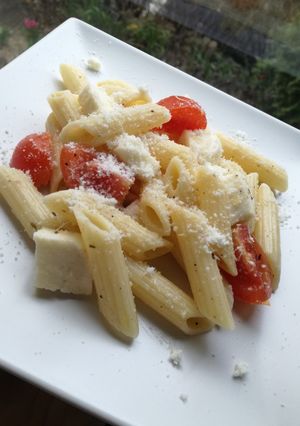 Caprese tésztasaláta recept fotója