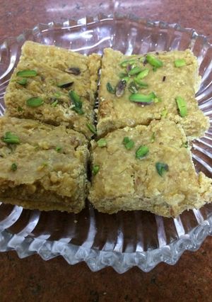 बेसन की चक्की (Besan ki Chakki recipe in Hindi) रेसिपी मुख्य फोटो