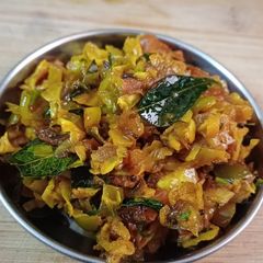 A picture of Shimla mirch cabbage mix vegetable.