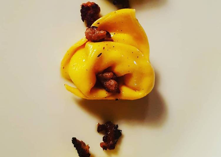 Recipe of Homemade Tortelloni Salsiccia, Patate e Zenzero