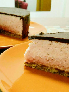 Una foto de Tarta bombón de mouse de fresa