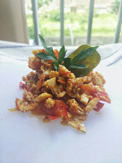 A picture of Chilli Scrambled Eggs.