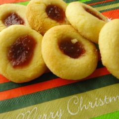 A picture of Jam Filled Butter cookies.