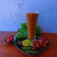 કીવી દ્રાક્ષ નું જ્યુસ.(Kiwi Grapes Juice Recipe in Gujarati) A picture of કીવી દ્રાક્ષ નું જ્યુસ.(Kiwi Grapes Juice Recipe in Gujarati).