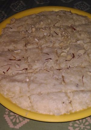 A picture of Petha ki burfi.