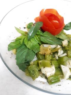 عکسی از دستور سالاد کرفس