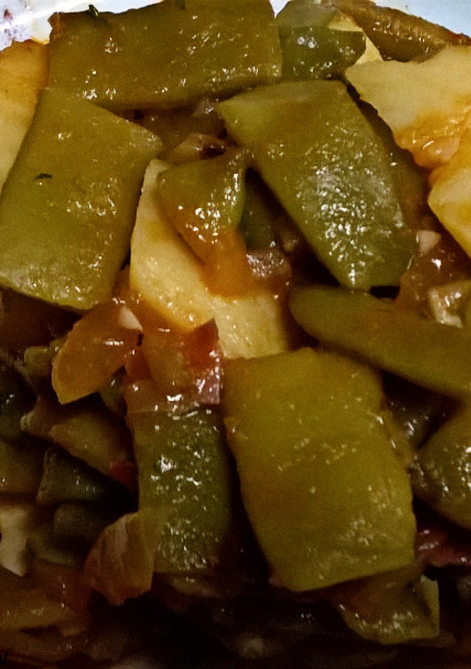 Una foto de Judías verdes con jamón y tomate