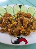 ไก่ทอดผัดไข่เค็ม (อาหารจีนมาเลย์)