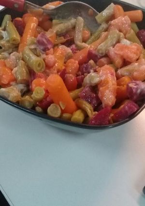 Una foto de Ensalada multicolor