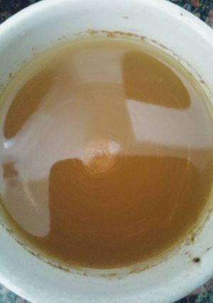 Una foto de Agua de limón y cúrcuma