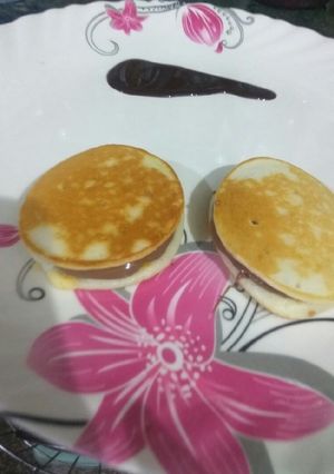 A picture of Dora cakes.
