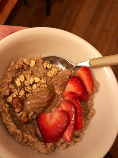 A picture of Creamy vegan oatmeal.