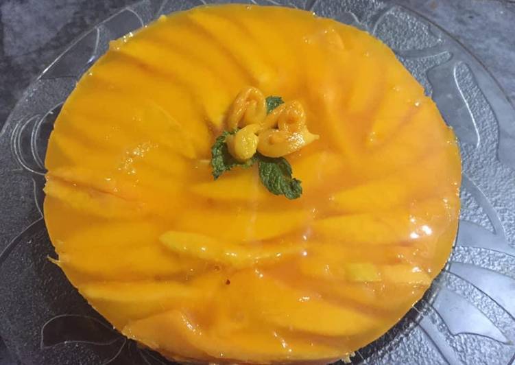 Mango custard cake