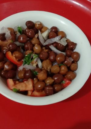 चना चाट (Chana chaat recipe in hindi) रेसिपी मुख्य फोटो