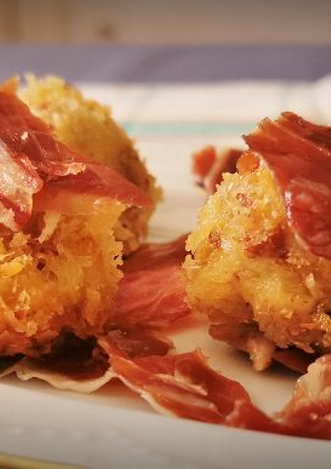 Una foto de Más que croquetas, bombones de Jamón Ibérico