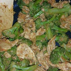 A picture of Sweet and Spicy Stir Fry with Chicken and Broccoli.