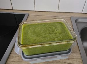 Une photo de Soupe froide concombre et courgette