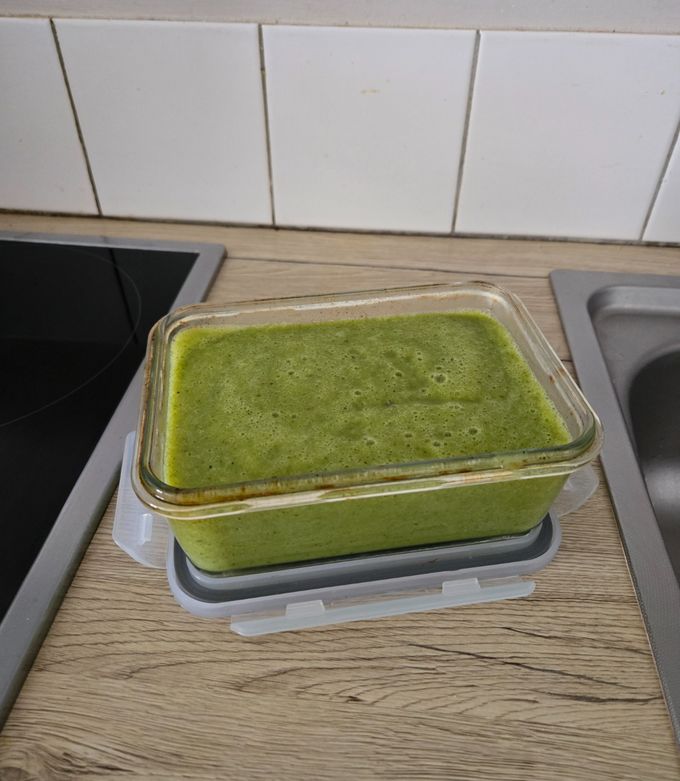 Une photo de Soupe froide concombre et courgette