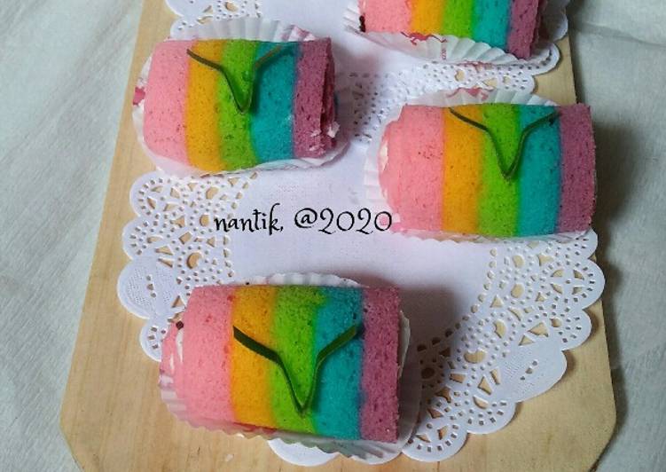 Rainbow cake gulung