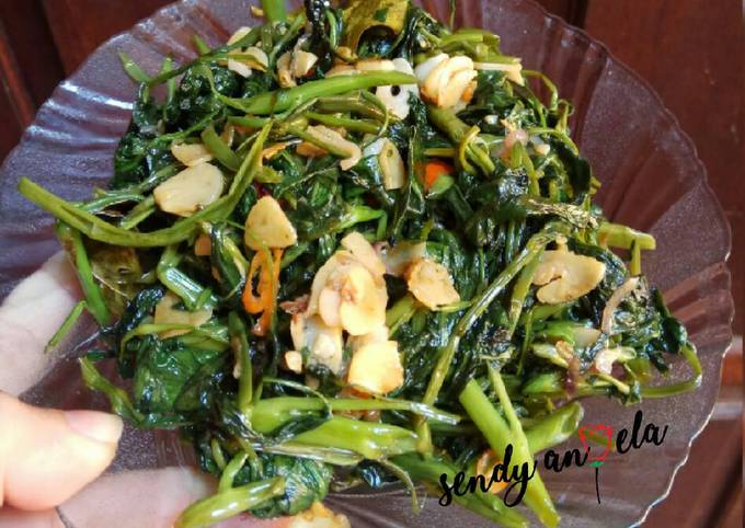 Wajib coba! Resep buat Tumis kangkung bumbu dapur  gurih
