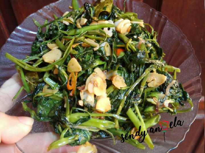 Wajib coba! Resep buat Tumis kangkung bumbu dapur  gurih