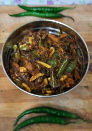 A picture of Green garlic, green chilli ginger pickle.