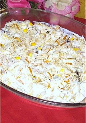 A picture of Cream fruit chat 😋.