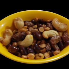 A picture of Fried dry fruits dry chutney (Chevdo).