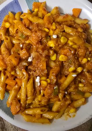 A picture of Red sauce pasta in Pressure cooker.