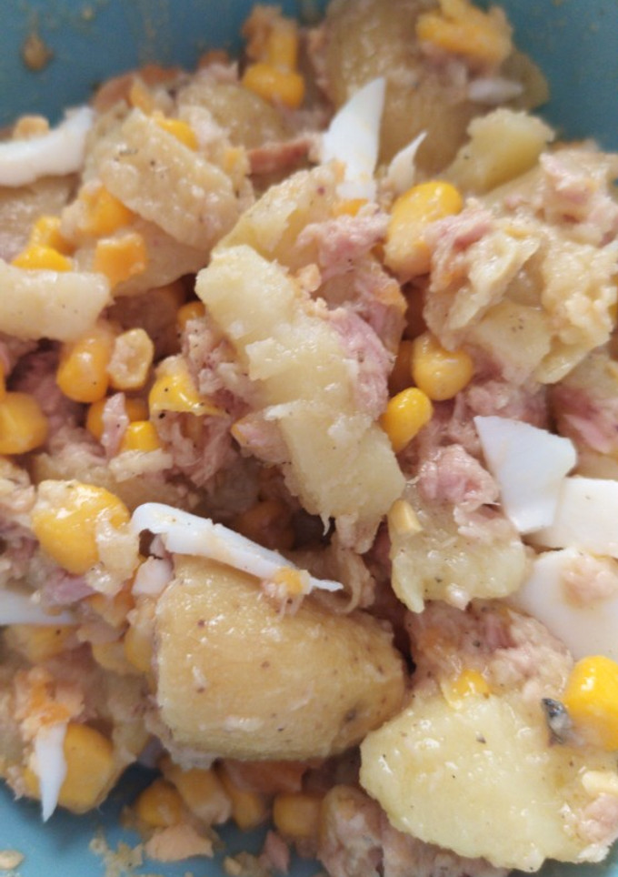 Una foto de Ensalada 🥗de patata 🥔