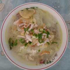 A picture of Soto Ayam.