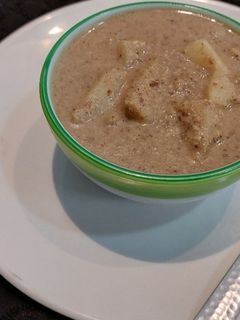 बटाटा शेंगदाण्याची आमटी (Batata Shengdanyachi Amti Recipe In Marathi) रेसिपी चे मुख्य फोटो