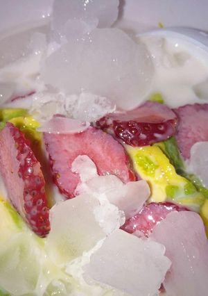 Foto resep Es Alpukat dan Strawberry (anak kos)