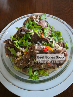 A picture of Thai Street Food ~ Beef Bones Soup.