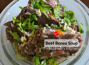 A picture of Thai Street Food ~ Beef Bones Soup.