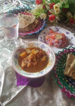 A picture of Aalu ka chat pata saalan.