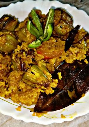 A picture of Chal Potol (Rice with pointed gourd).