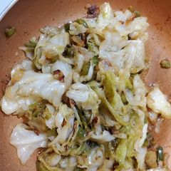 A picture of Fried Cabbages.