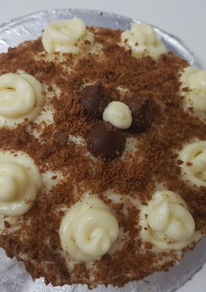 A picture of Vanilla cream cake.